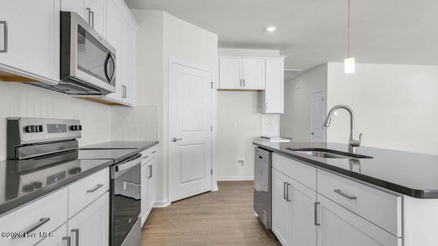 808 Fernwind Circle, Aberdeen, NC 28315