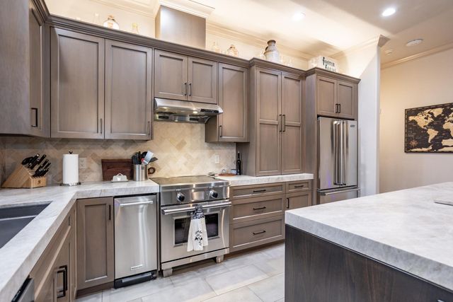 6509 Catkin Ct, Hughson, CA 95326