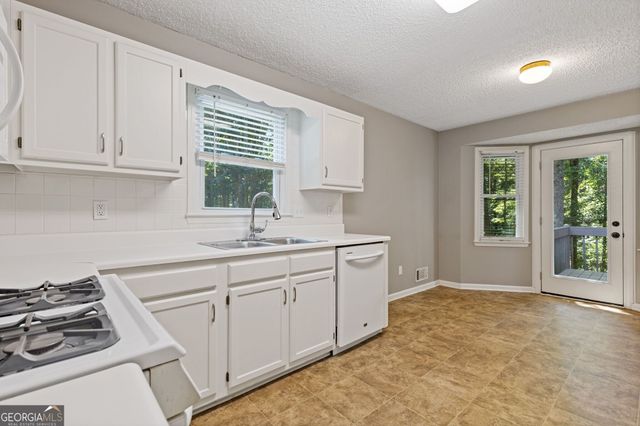 81 Shefield Place, Douglasville, GA 30134
