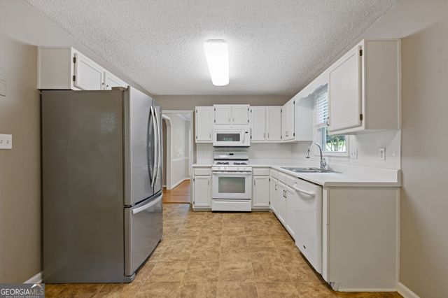 81 Shefield Place, Douglasville, GA 30134
