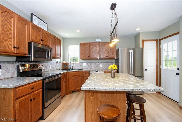 10964 Parmenter Road, Burbank, OH 44214