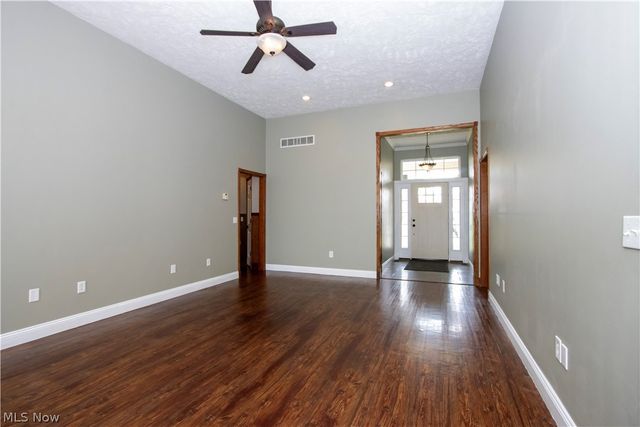 10964 Parmenter Road, Burbank, OH 44214