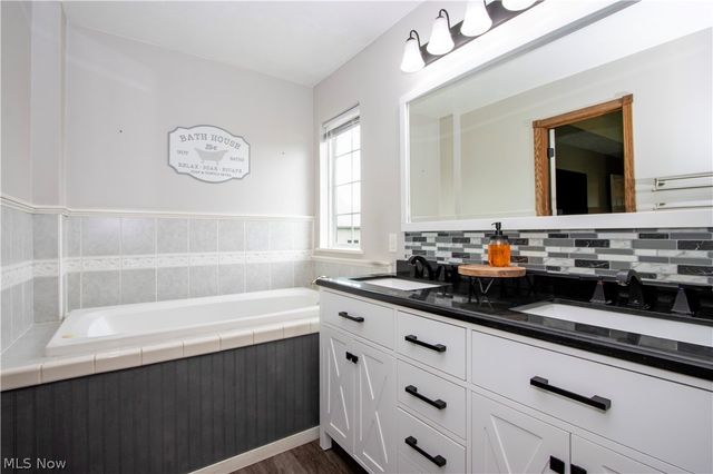 10964 Parmenter Road, Burbank, OH 44214