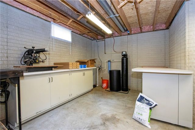 10964 Parmenter Road, Burbank, OH 44214