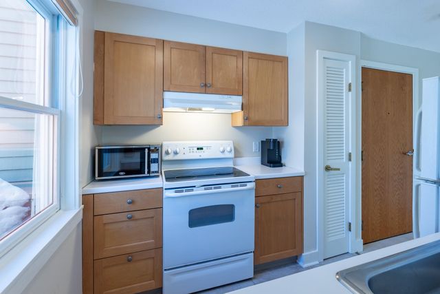 53 Lyme Rd Apt 35, Hanover, NH 03755