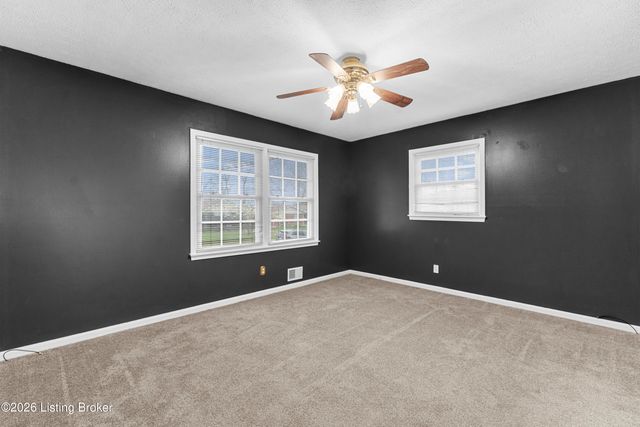 7524 Jamaica Dr, Louisville, KY 40214