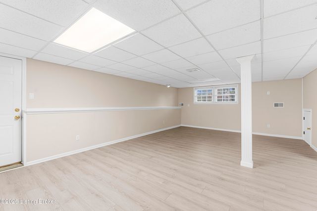 7524 Jamaica Dr, Louisville, KY 40214