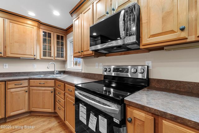 7524 Jamaica Dr, Louisville, KY 40214