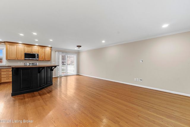 7524 Jamaica Dr, Louisville, KY 40214