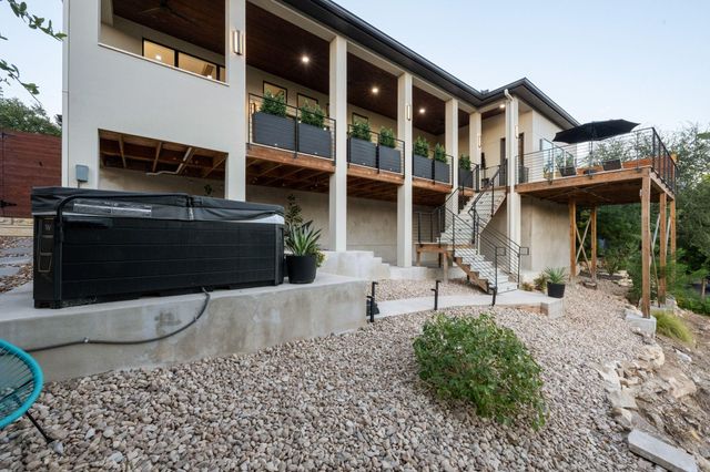 19509 INVERNESS DR, Spicewood, TX 78669