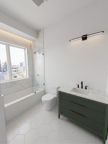 15 Clyde St A, Somerville, MA 02145