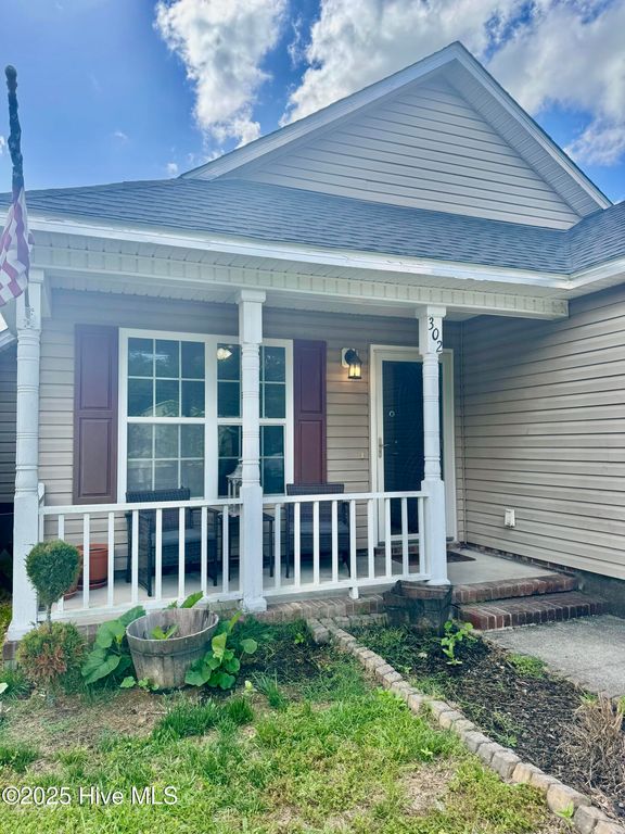 302 Mattocks Avenue, Maysville, NC 28555