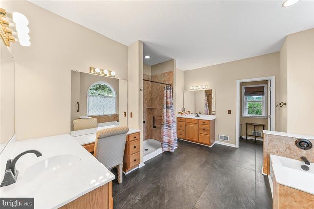 267 WYNCOTE DR, Oxford, PA 19363