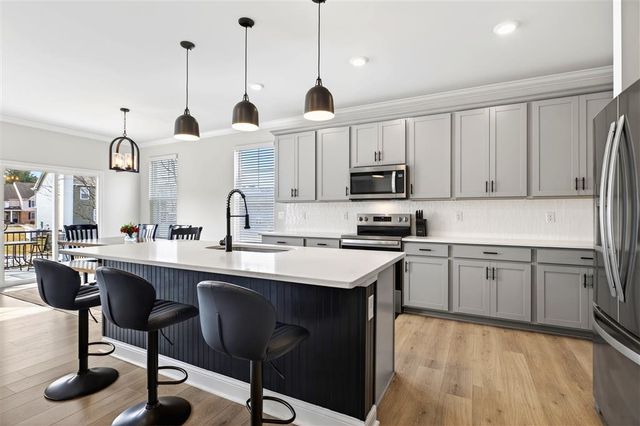 20 AVONWOODS CT, Staunton, VA 24401