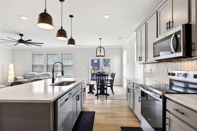 20 AVONWOODS CT, Staunton, VA 24401