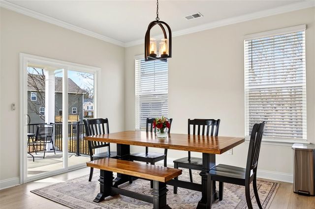 20 AVONWOODS CT, Staunton, VA 24401