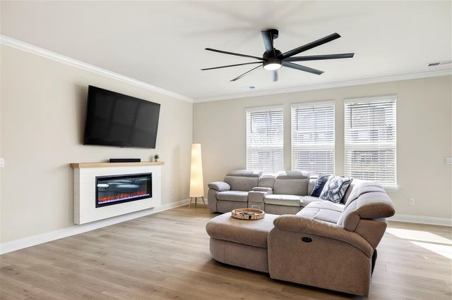 20 AVONWOODS CT, Staunton, VA 24401