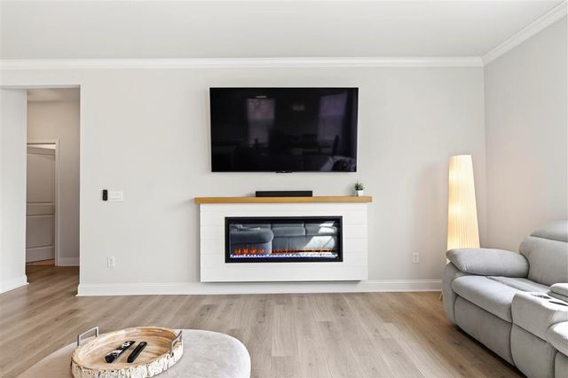 20 AVONWOODS CT, Staunton, VA 24401