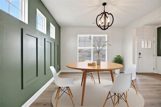 20 AVONWOODS CT, Staunton, VA 24401