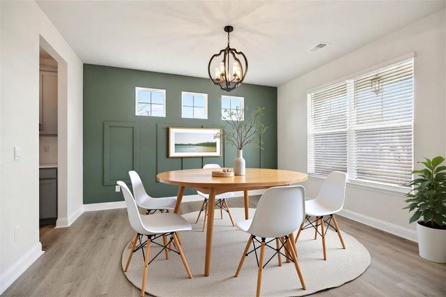 20 AVONWOODS CT, Staunton, VA 24401