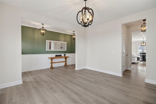 20 AVONWOODS CT, Staunton, VA 24401