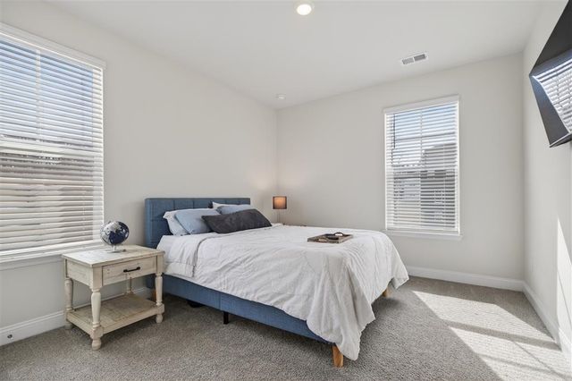 20 AVONWOODS CT, Staunton, VA 24401