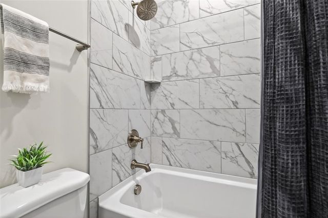 20 AVONWOODS CT, Staunton, VA 24401