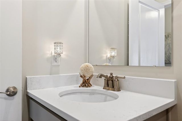 20 AVONWOODS CT, Staunton, VA 24401