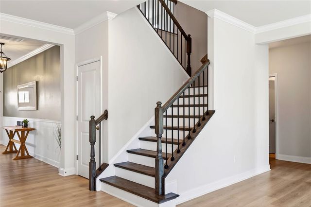 20 AVONWOODS CT, Staunton, VA 24401