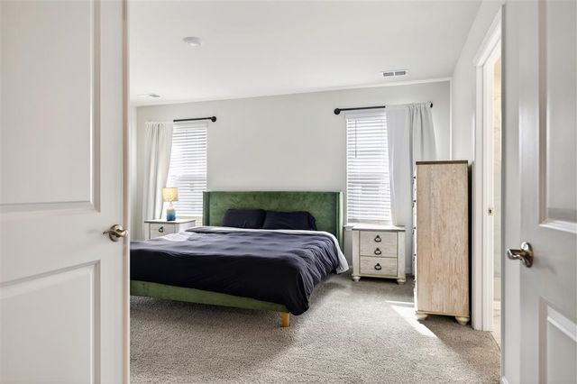 20 AVONWOODS CT, Staunton, VA 24401