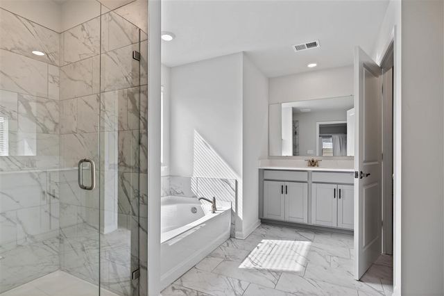 20 AVONWOODS CT, Staunton, VA 24401