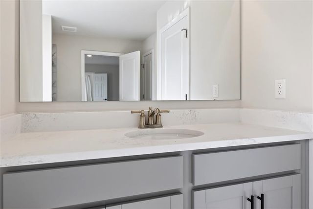 20 AVONWOODS CT, Staunton, VA 24401