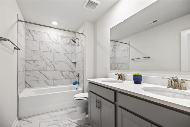 20 AVONWOODS CT, Staunton, VA 24401