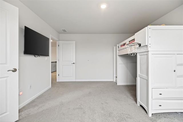 20 AVONWOODS CT, Staunton, VA 24401