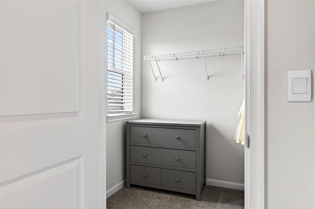 20 AVONWOODS CT, Staunton, VA 24401