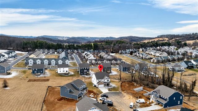 20 AVONWOODS CT, Staunton, VA 24401