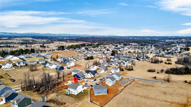 20 AVONWOODS CT, Staunton, VA 24401