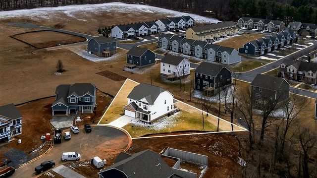 20 AVONWOODS CT, Staunton, VA 24401