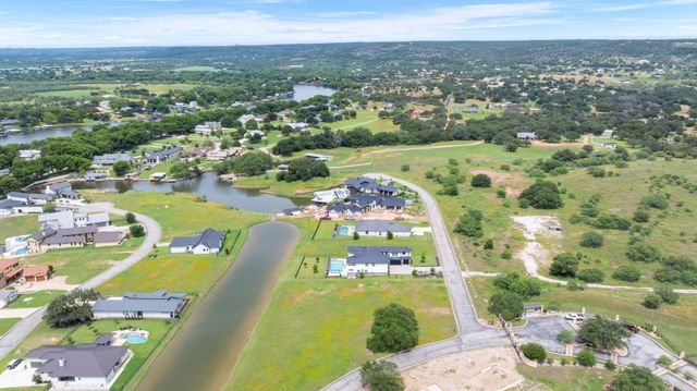 102 Summer Life LN, Kingsland, TX 78639