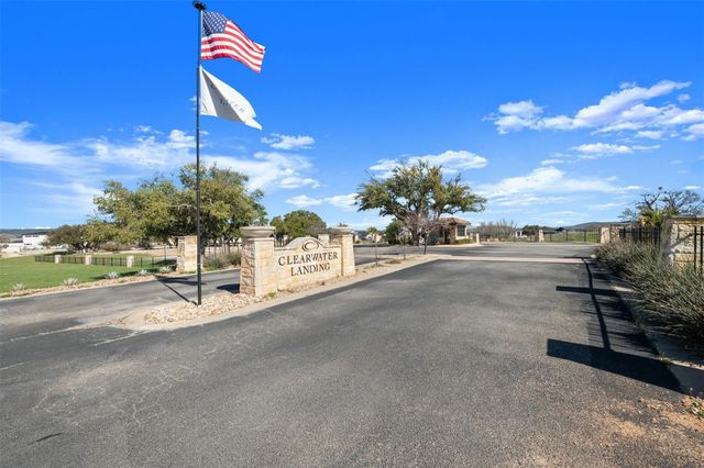 102 Summer Life LN, Kingsland, TX 78639
