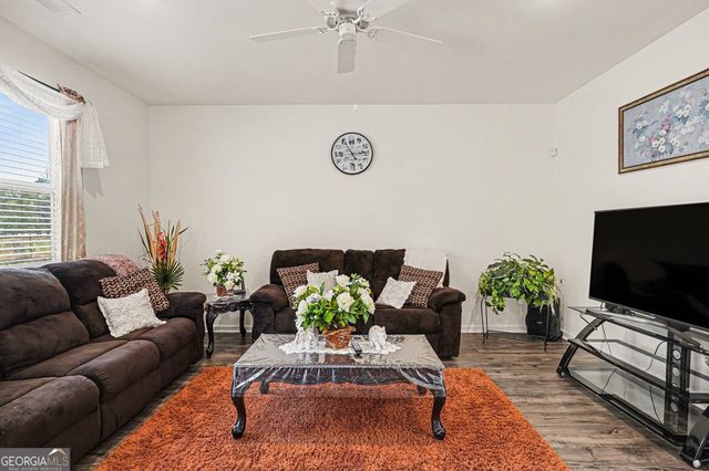 216 Friendship Oak Way, Hampton, GA 30228