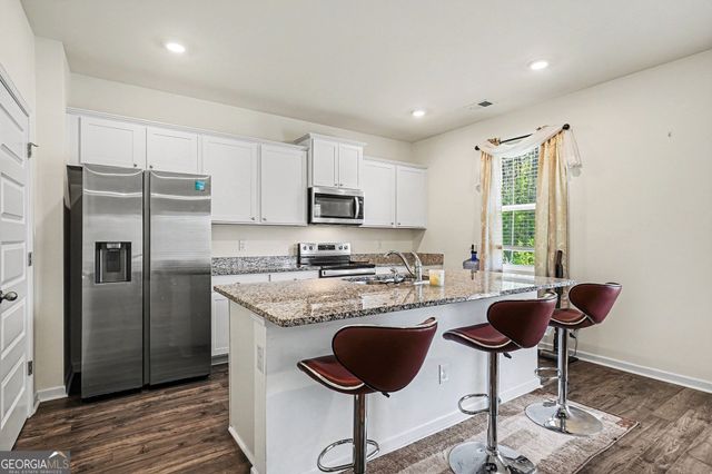 216 Friendship Oak Way, Hampton, GA 30228