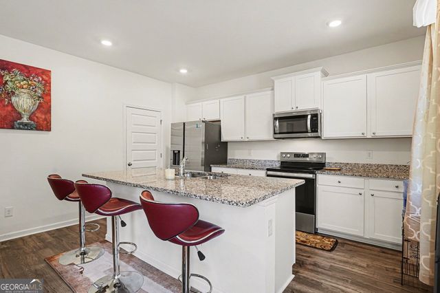 216 Friendship Oak Way, Hampton, GA 30228