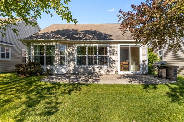 860 Cascade Falls Drive, Elgin, IL 60124
