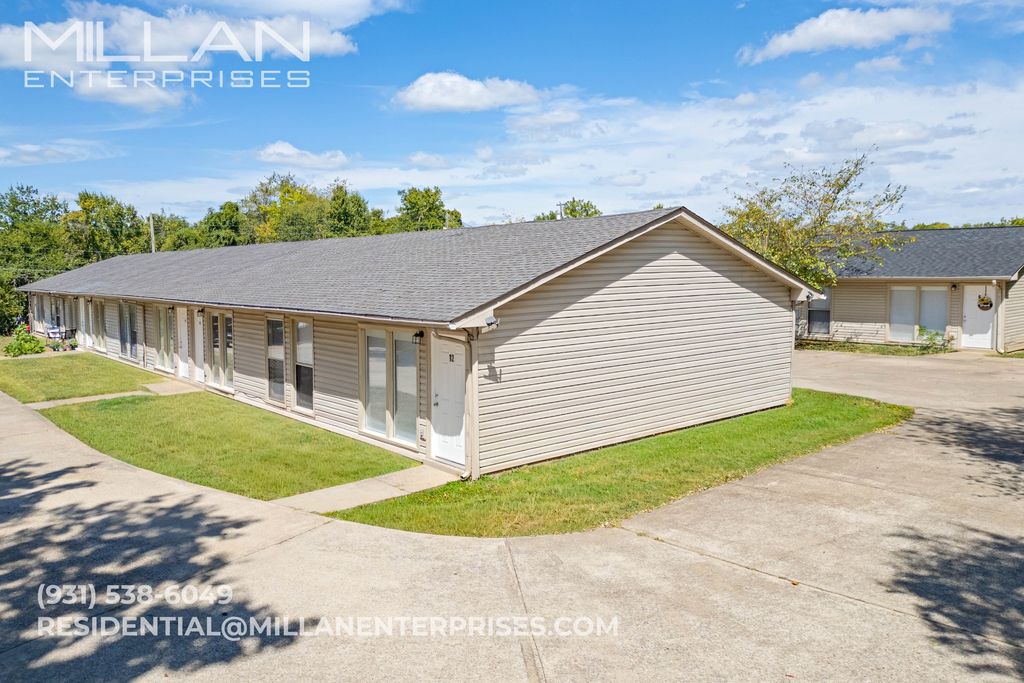 211 Oak St Apt 3, Clarksville, TN 37042