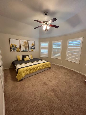 316 Warwick Boulevard, Lewisville, TX 75056