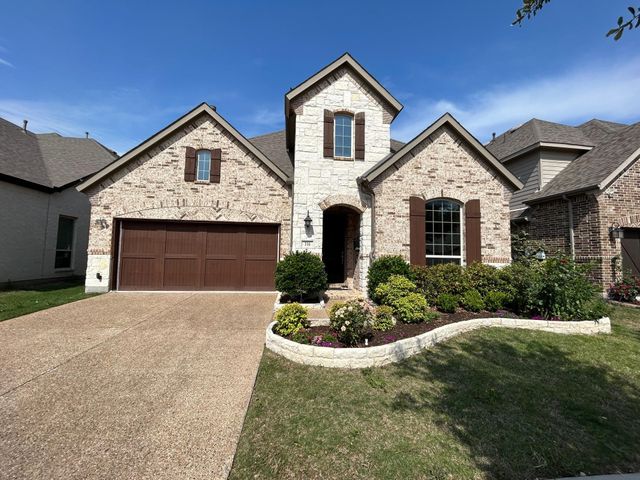 316 Warwick Boulevard, Lewisville, TX 75056