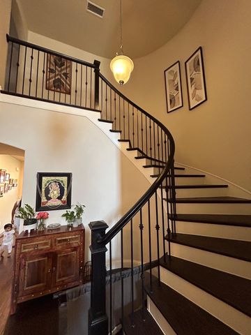 316 Warwick Boulevard, Lewisville, TX 75056