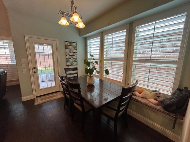 316 Warwick Boulevard, Lewisville, TX 75056