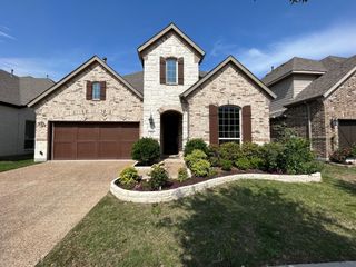 316 Warwick Boulevard, Lewisville, TX 75056
